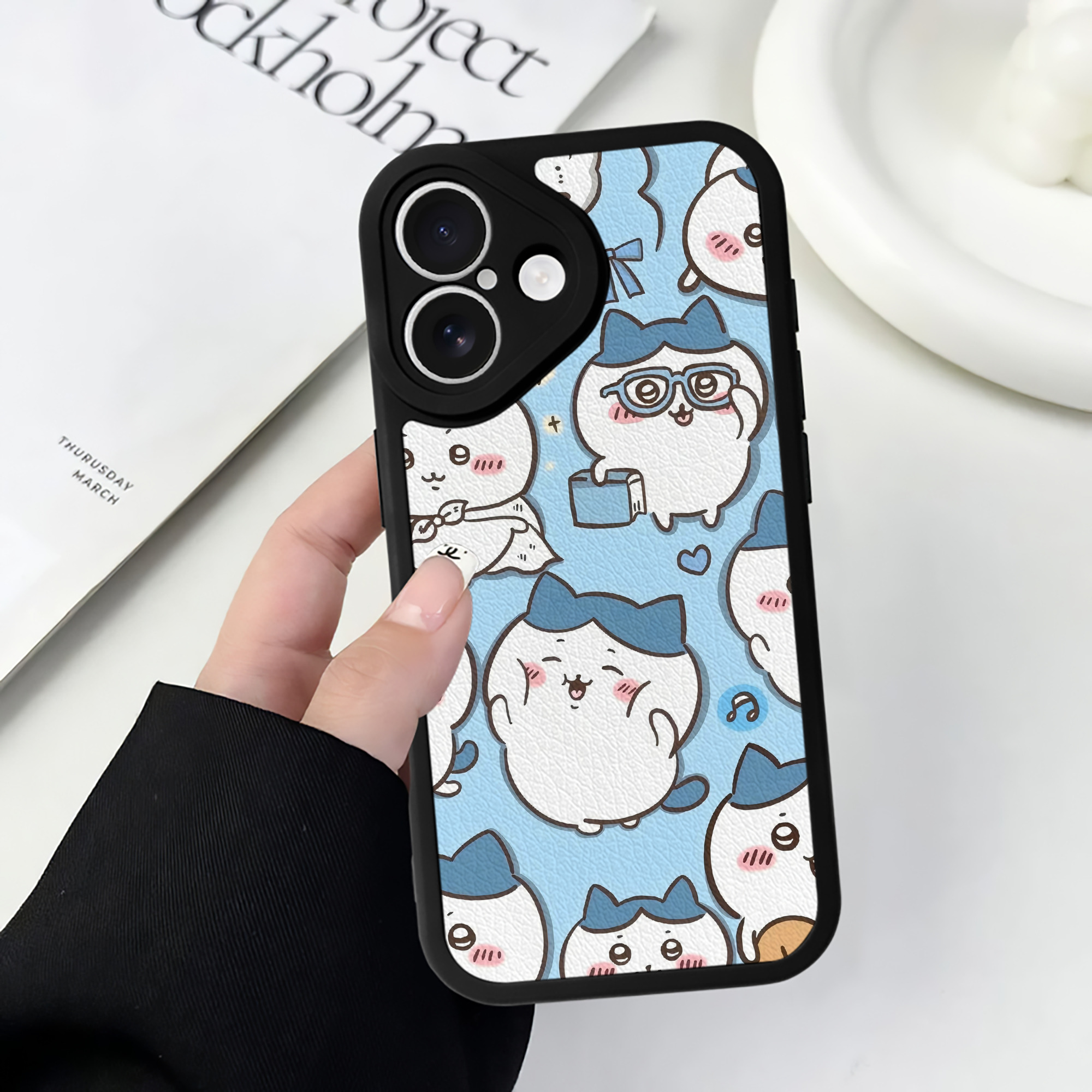 （画像用） ちいかわ Chii-kawa 【iPhone 16シリーズ対応】シリコンスマホケース（レザー調） 材質：シリコン